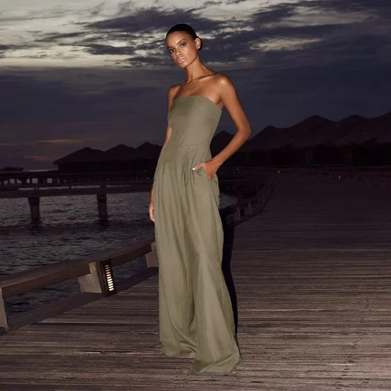 Elisabet – Axelbandsfri jumpsuit med vida ben