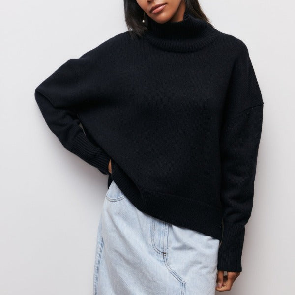 Paulina – Oversized polotröja i mjukt stickad finish
