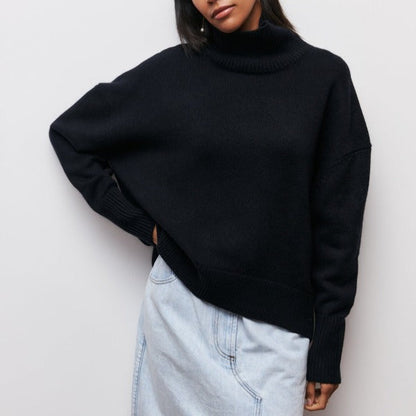 Paulina – Oversized polotröja i mjukt stickad finish
