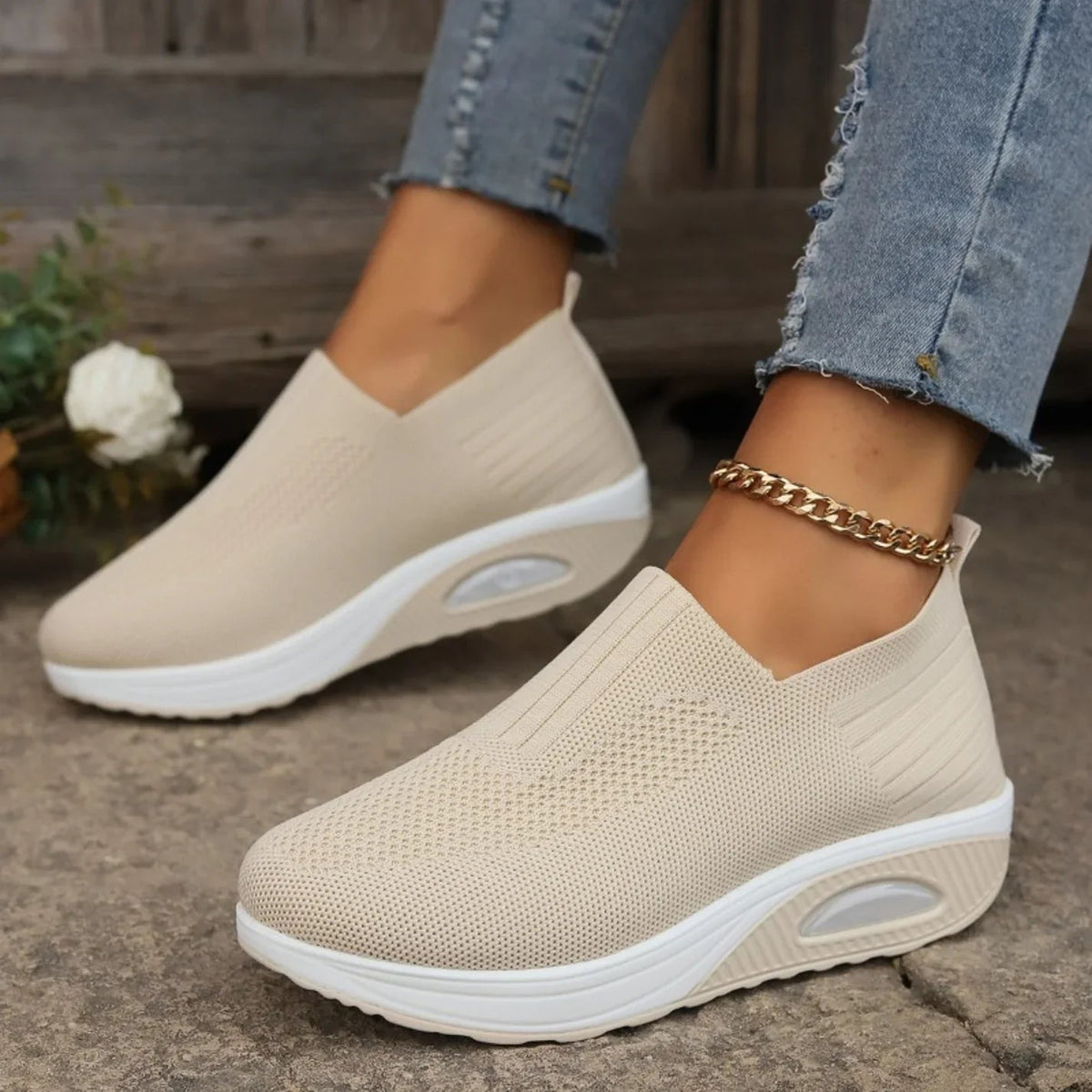 Nelly – Lätta slip-on-sneakers med luftdämpning