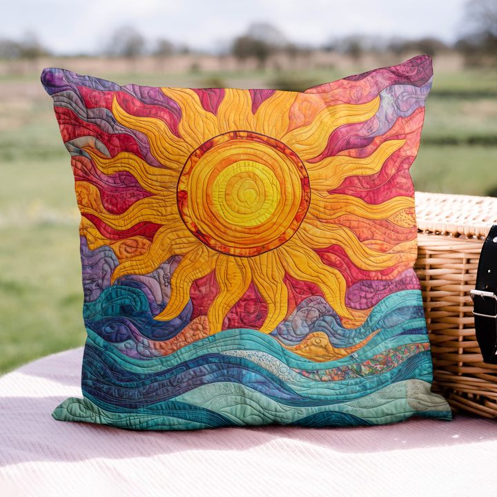 Katarina – Quiltad kudde med solmotiv