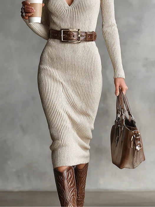 Bodil – Figurnära midi­klänning i chic stil