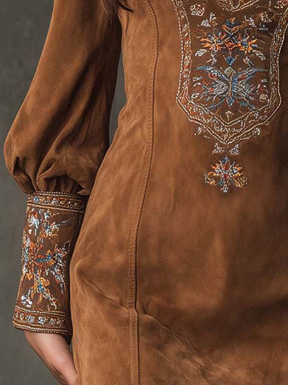 Agneta – Miniklänning i mocka med broderi