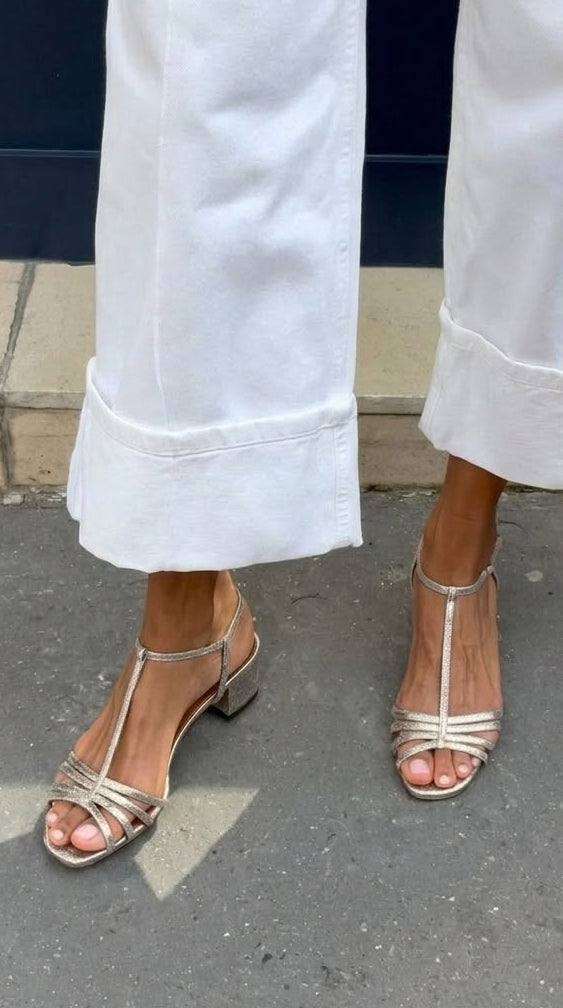 Berit – Sandaler med T-rem och blockklack
