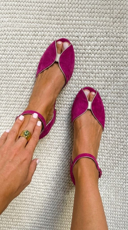 Kerstin – Mockasandal med peep toe och ankelband