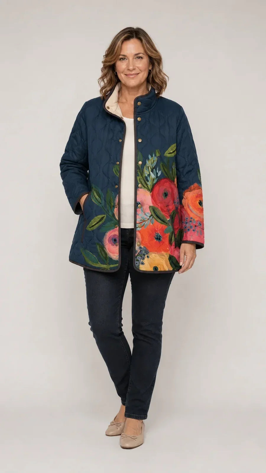 Sonja – Quiltad jacka med blommigt mönster