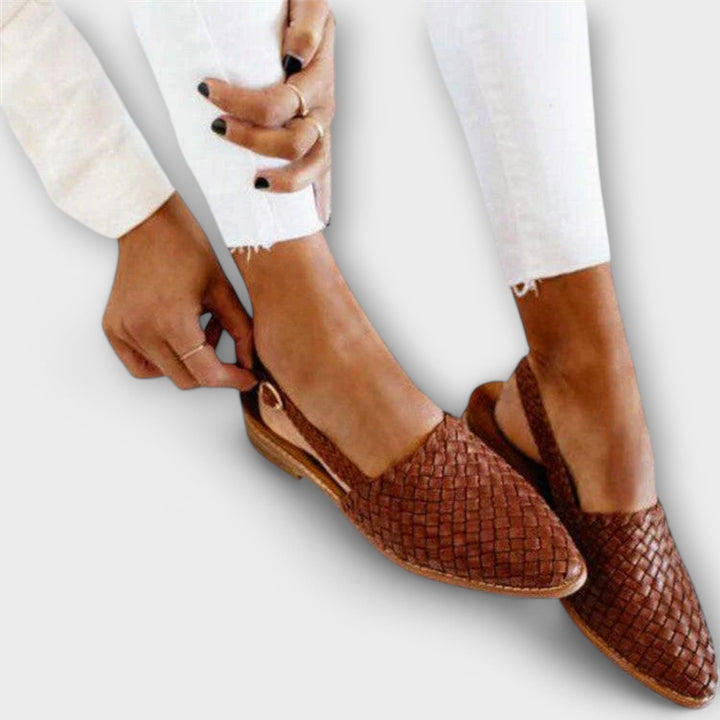 Inga – Vävd slingback-loafer i läder