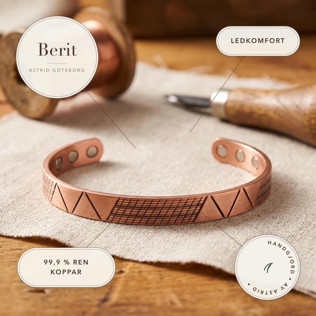Berit – Handgraverat koppararmband med magneter – handgjord av Astrid Göteborg