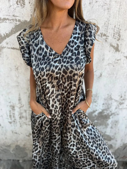 Linn – Ledig midiklänning med leopardmönster