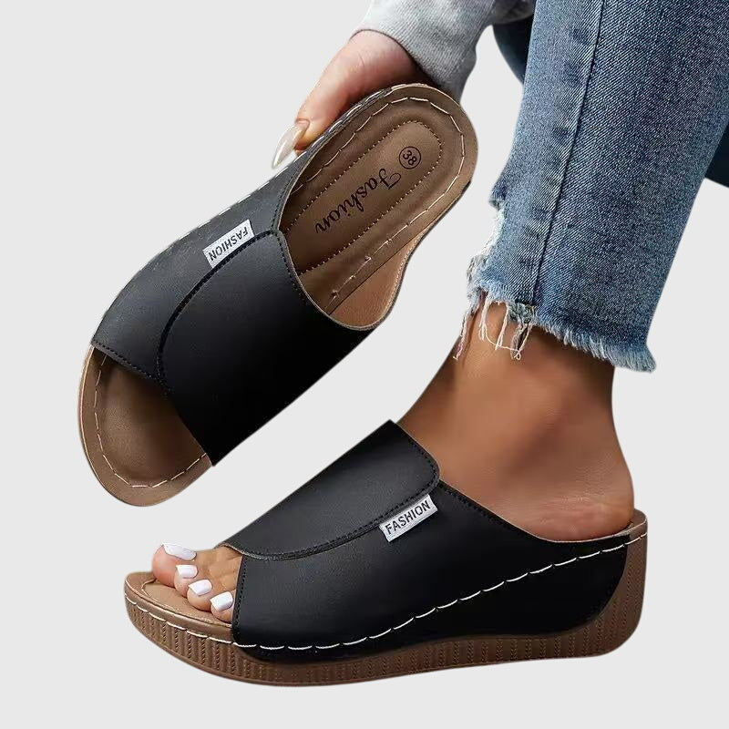 Josefin – Ortopediska kilklackade sandaler