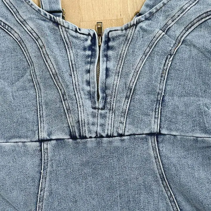 Ulrika – Elegant klänning med denimtryck