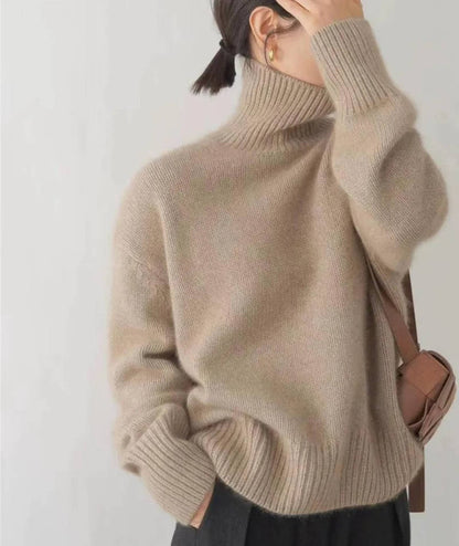 Maja – Oversized polotröja i mjukt stickad kvalitet