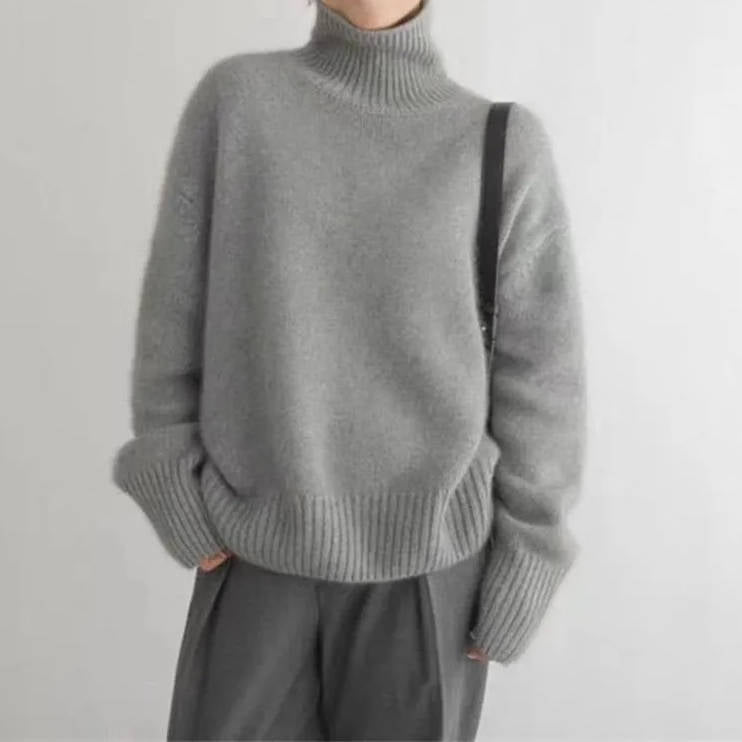 Maja – Oversized polotröja i mjukt stickad kvalitet