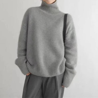 Maja – Oversized polotröja i mjukt stickad kvalitet