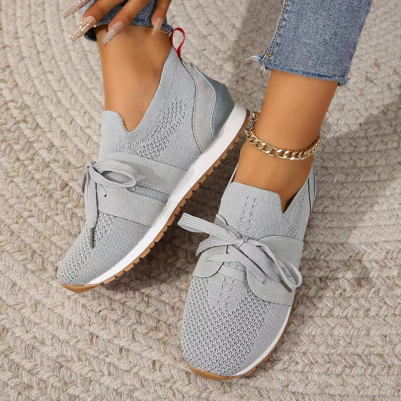 Nikolina – Lätta sneakers med snörning