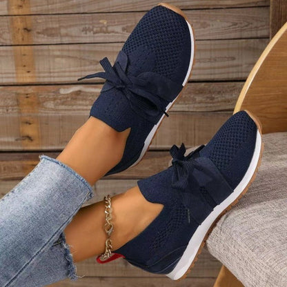 Nikolina – Lätta sneakers med snörning