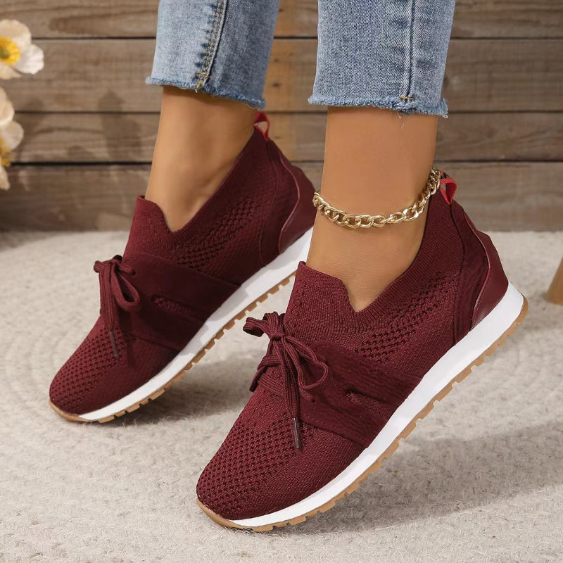 Nikolina – Lätta sneakers med snörning