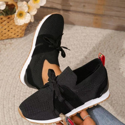 Nikolina – Lätta sneakers med snörning