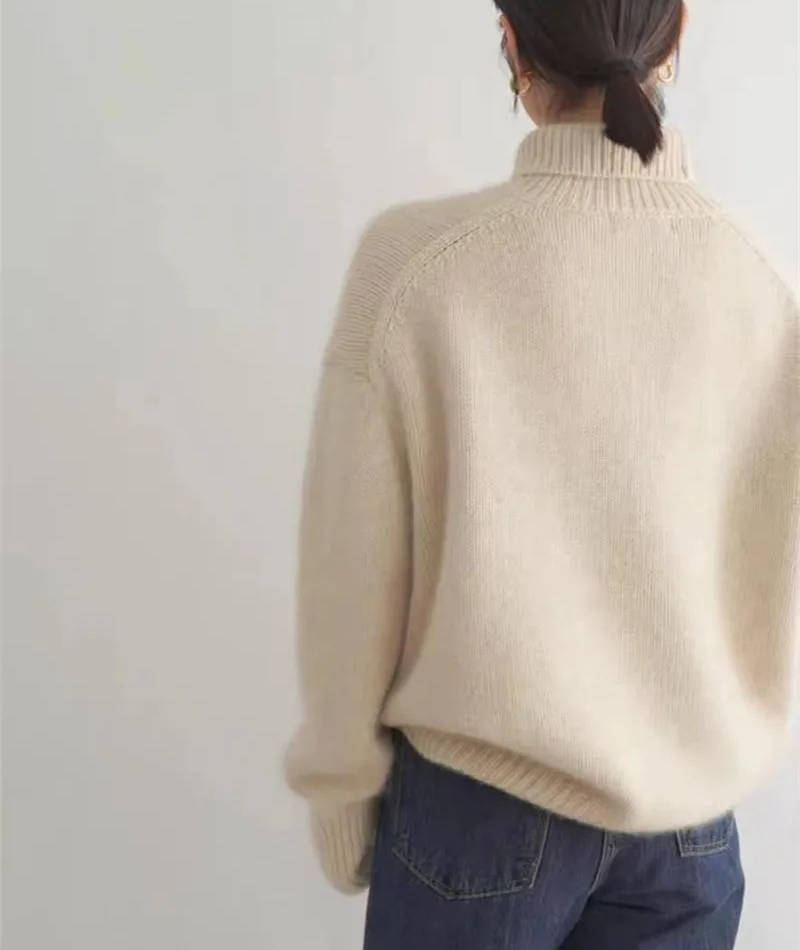 Maja – Oversized polotröja i mjukt stickad kvalitet