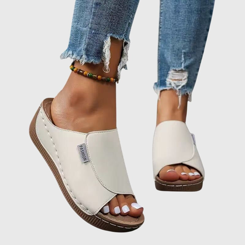 Josefin – Ortopediska kilklackade sandaler
