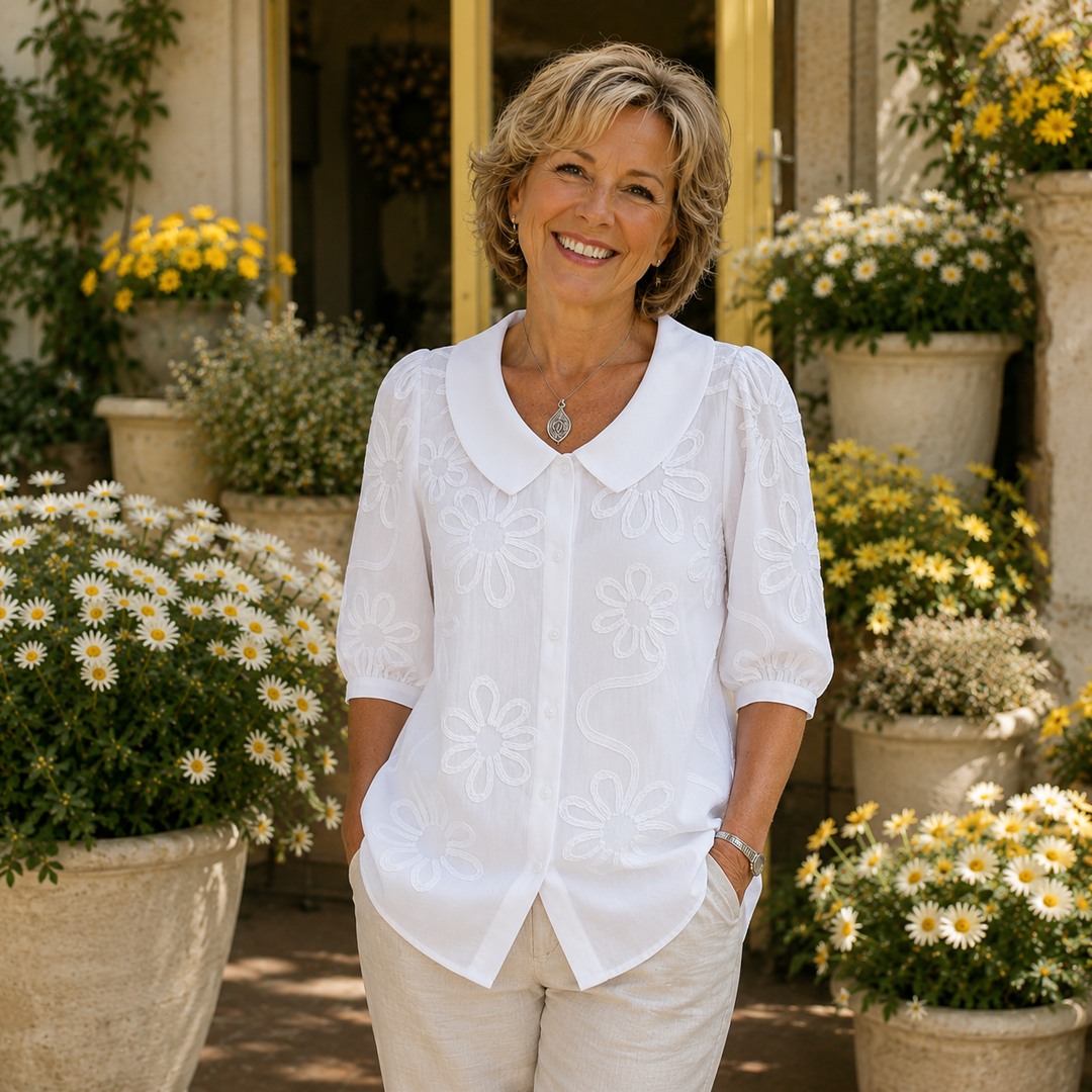 Disa – Blus med broderade blommor