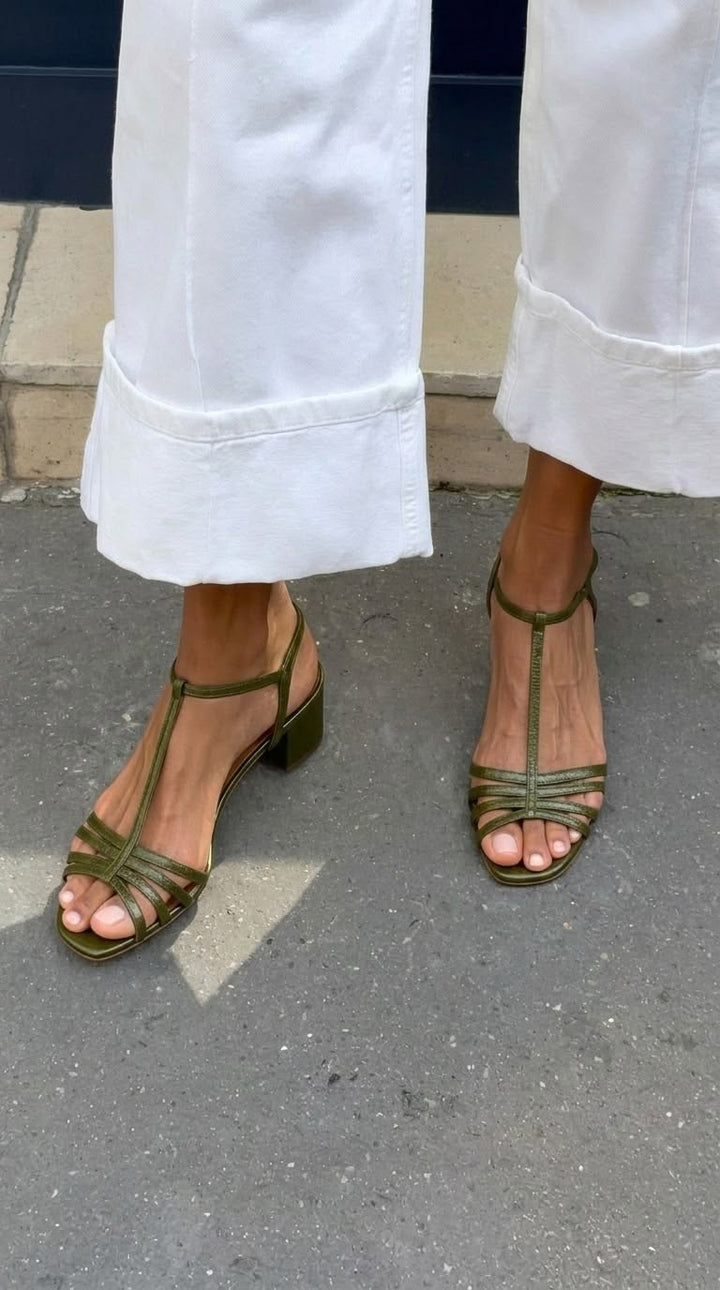 Berit – Sandaler med T-rem och blockklack