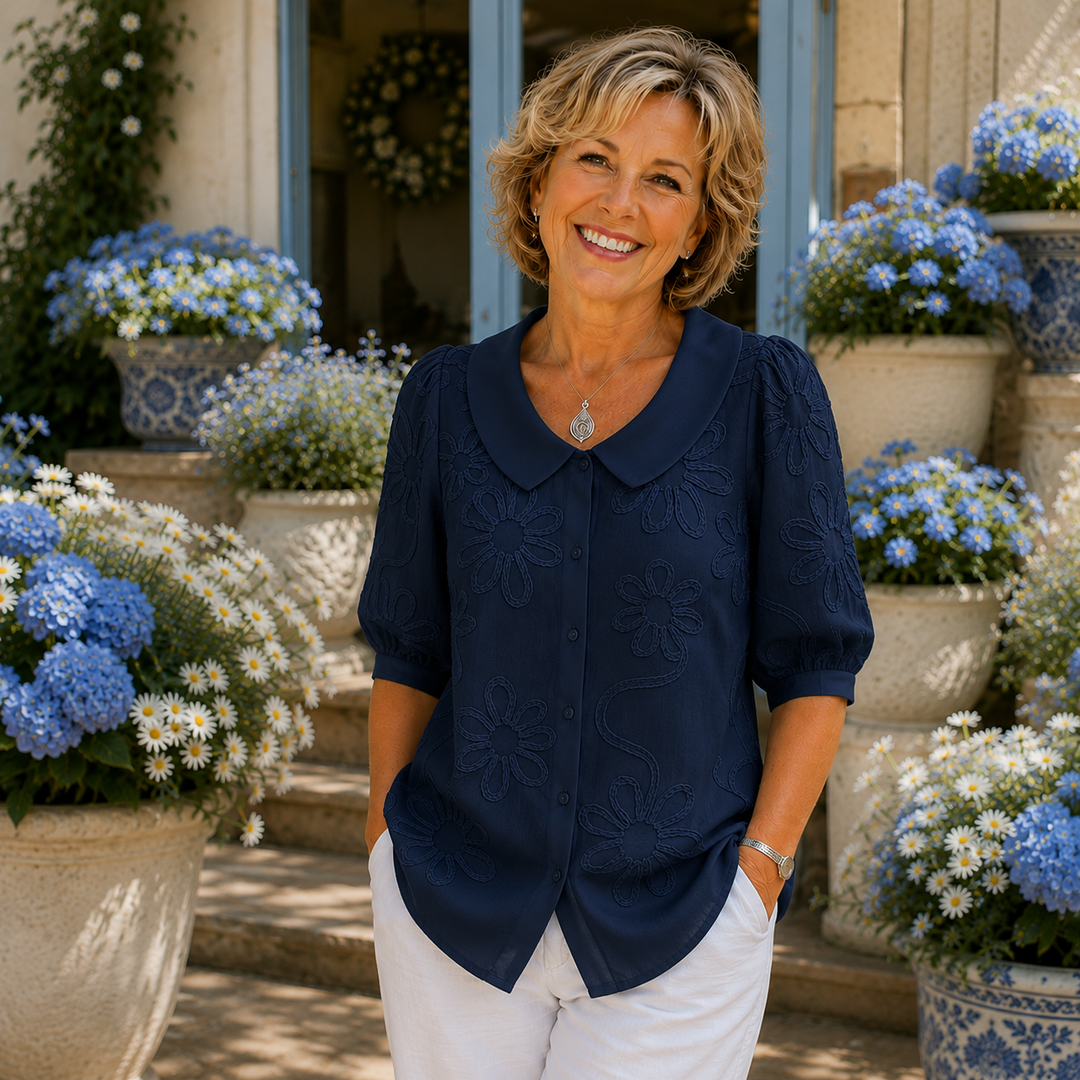 Disa – Blus med broderade blommor