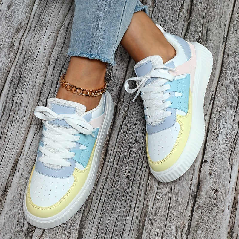 Lotta – Lättviktig sneaker med colorblock-design