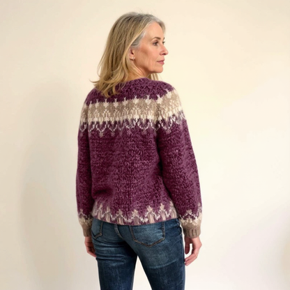 Sanna – Stickad tröja med nordiskt mönster