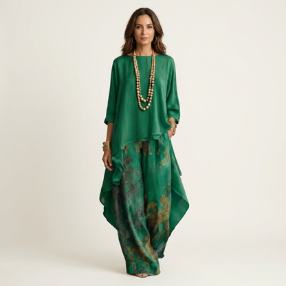 Pernilla – Asymmetriskt set med blommiga byxor