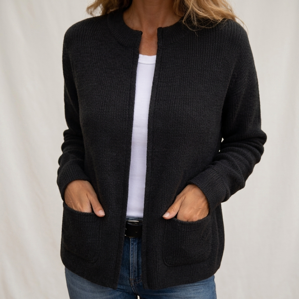 Borghild – Ribbstickad kofta med fickor