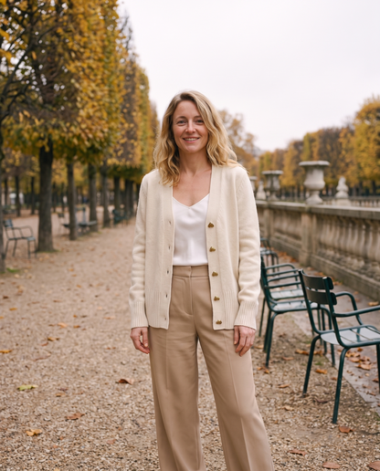 Torun – Stickad kofta med hjärtformade knappar