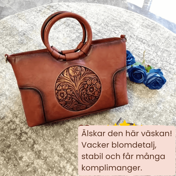 Hillevi – Handväska med handgjord blomgravyr – handgjord av Astrid Göteborg