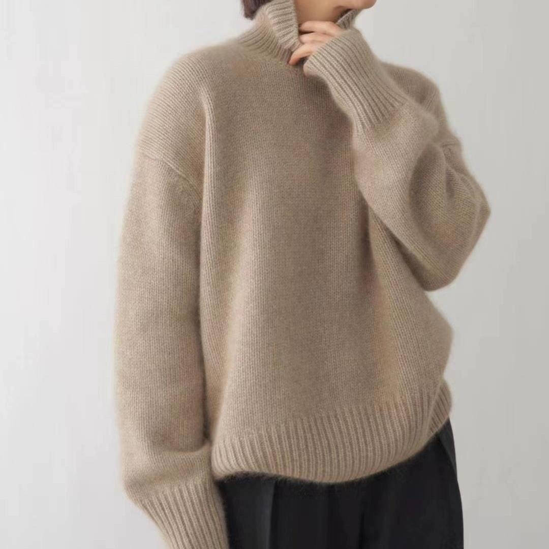 Maja – Oversized polotröja i mjukt stickad kvalitet