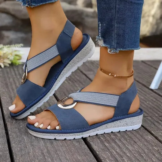 Borghild – Bekväm sandal med metalldetalj