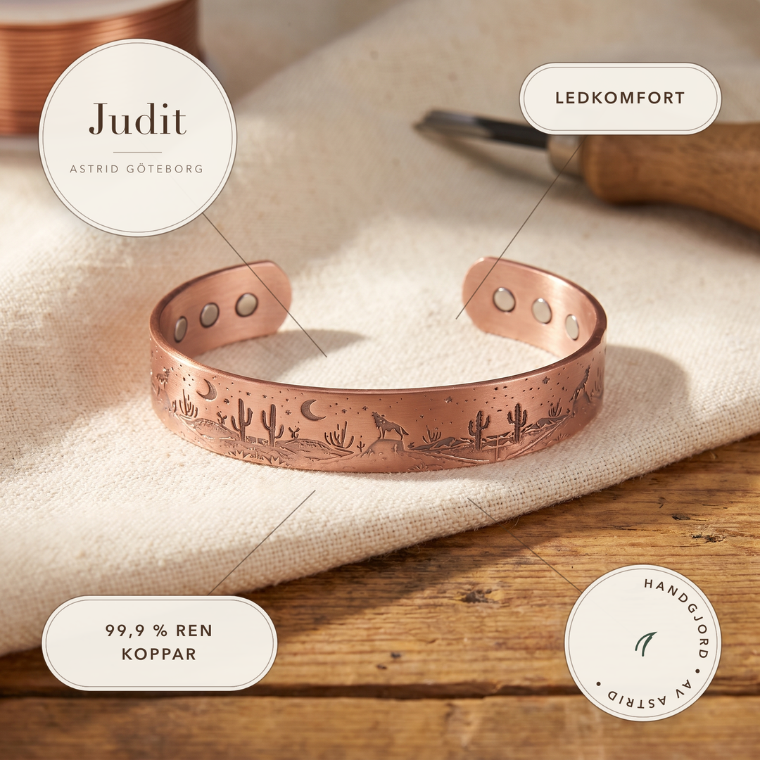 Judit – Handgraverat koppararmband med ökenmotiv – handgjord av Astrid Göteborg