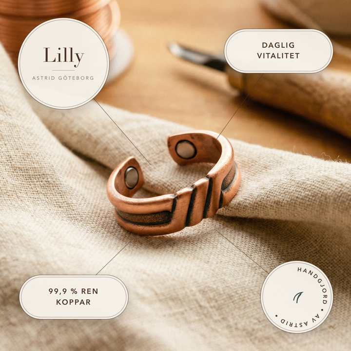 Lilly – Justerbar ring i rent koppar – handgjord av Astrid Göteborg