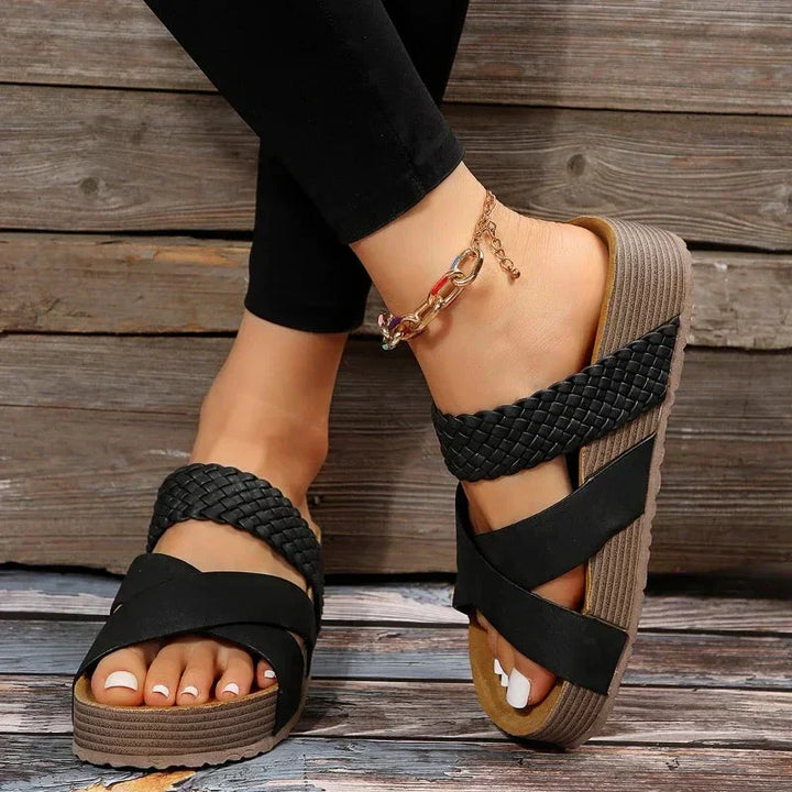 Dagny – Ortopediska sandaler med flätade band