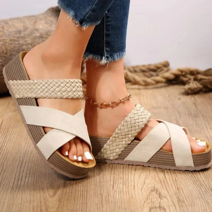 Dagny – Ortopediska sandaler med flätade band