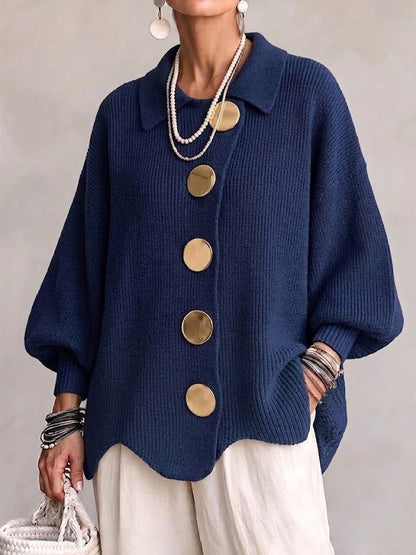 Petronella – Oversized stickad kofta med guldknappar