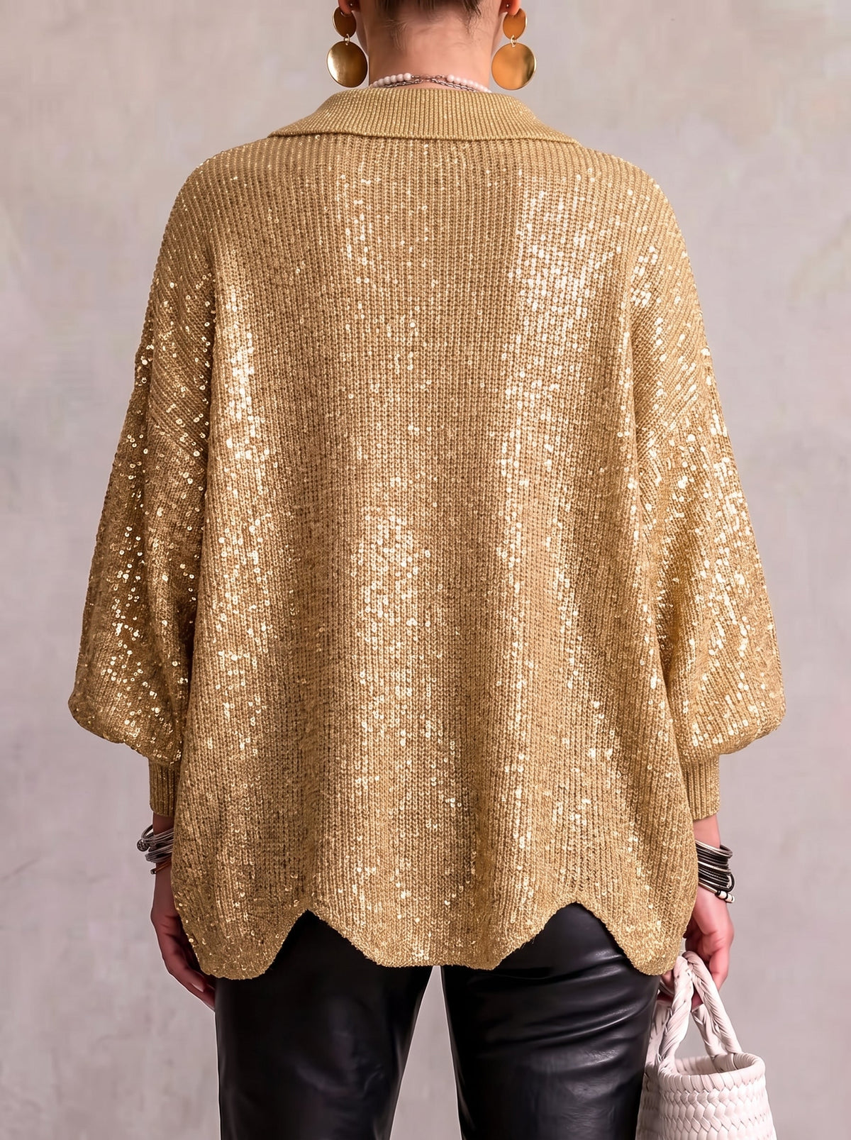 Anna – Oversized stickad kofta med guldknappar