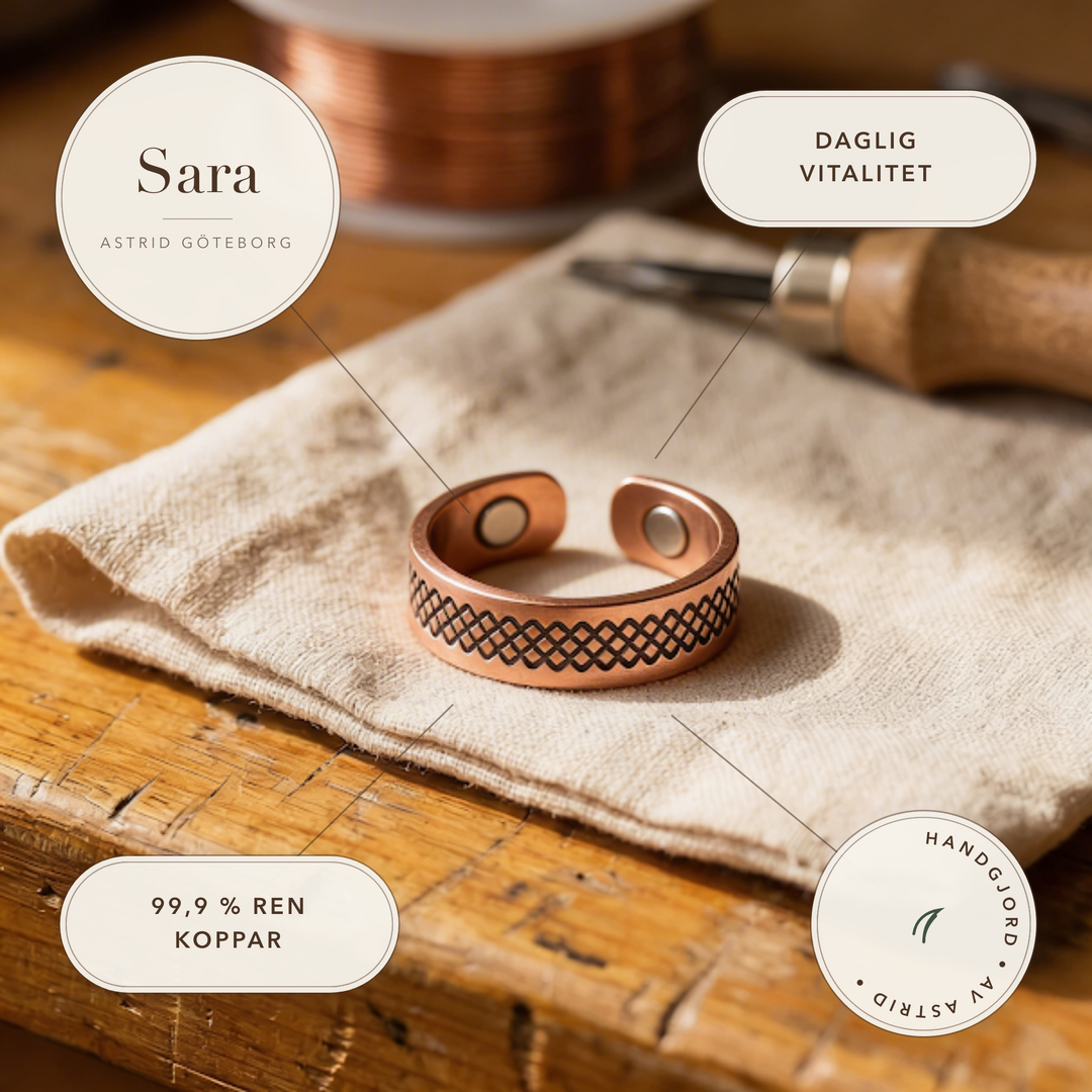 Sara – Handgraverad ring i koppar med magneter – handgjord av Astrid Göteborg