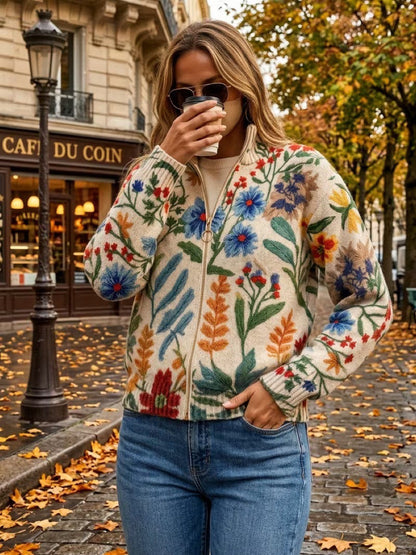 Sofia – Stickad kofta med botaniskt blomstermönster