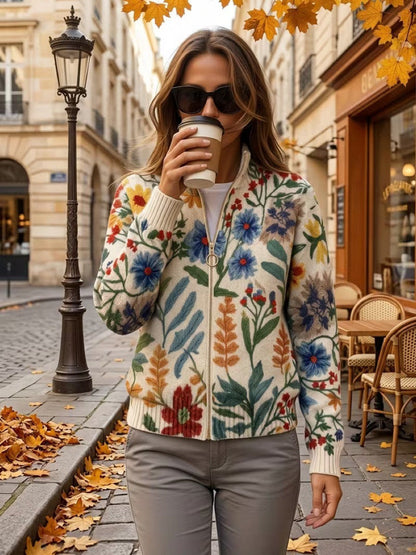 Sofia – Stickad kofta med botaniskt blomstermönster