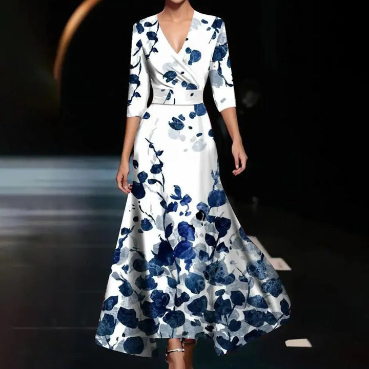 Inga – Chic klänning med blomtryck