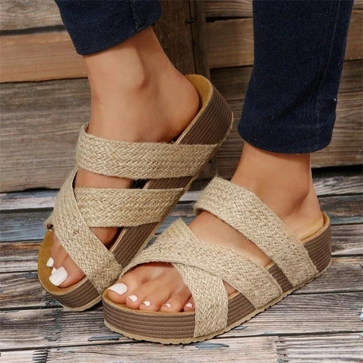 Dagny – Ortopediska sandaler med flätade band
