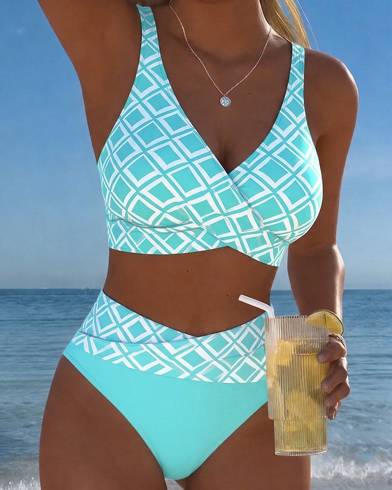 Filippa – Tvådelad bikini med geometriskt mönster