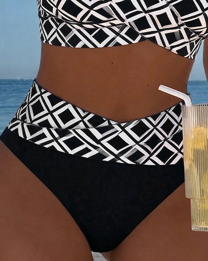 Filippa – Tvådelad bikini med geometriskt mönster