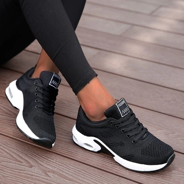 Tora – Luftdämpade sneakers för aktiva dagar