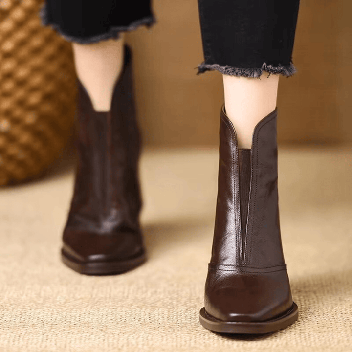 Gun – Eleganta läderankelboots med klack
